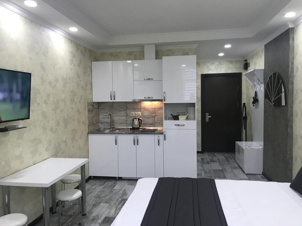 Selfie Apartment Batumi Exterior foto