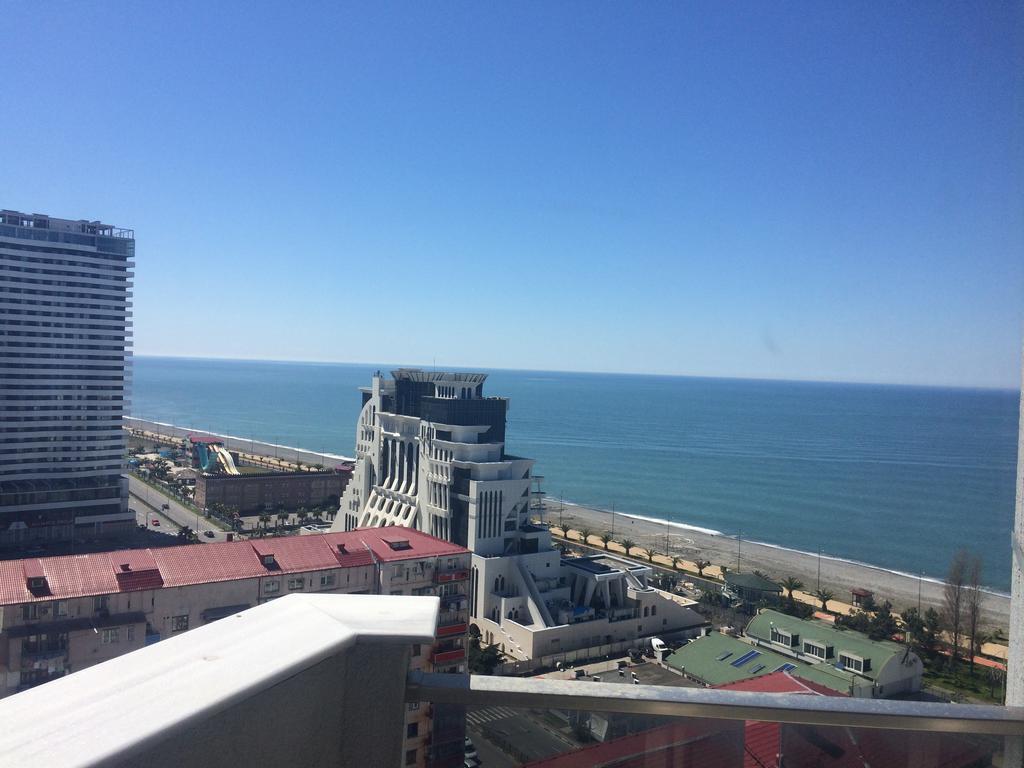 Selfie Apartment Batumi Exterior foto